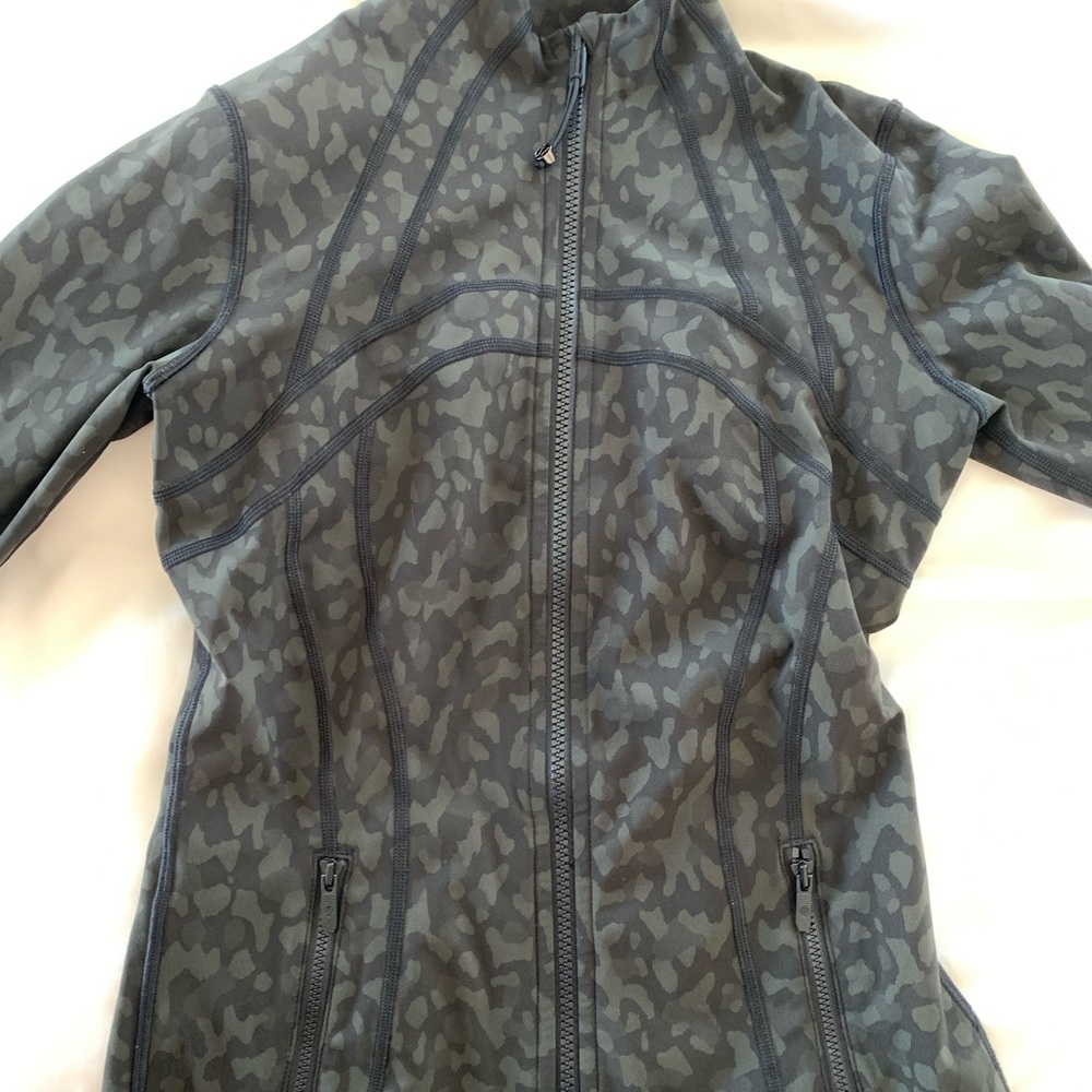 Lululemon Define Jacket- Formation Camo Evergreen… - image 8